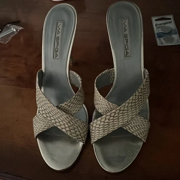 Via Spiga bare back sandal. 9.5  Snakeskin print. - Picture 2 of 6